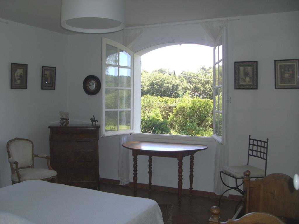 Le Mas De Notre-Dame Bed and Breakfast La Londe-les-Maures Rum bild