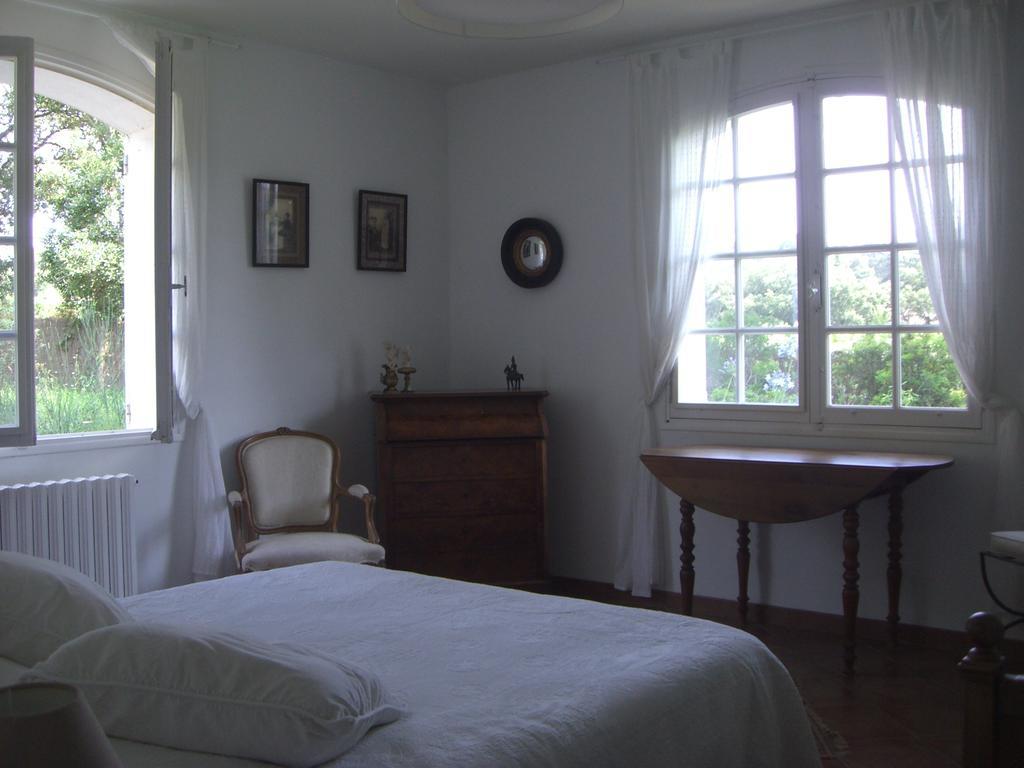Le Mas De Notre-Dame Bed and Breakfast La Londe-les-Maures Rum bild